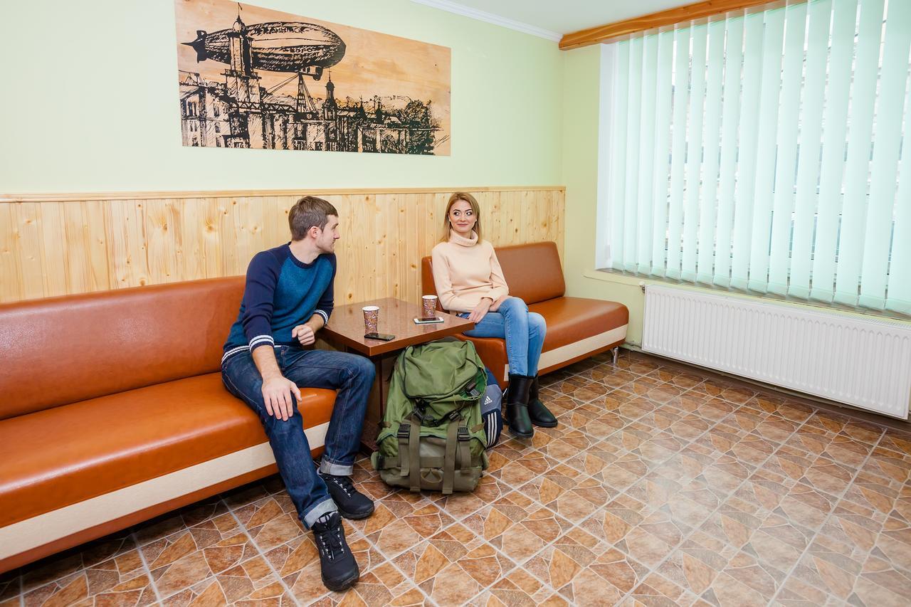 Tsentralnyi Hostel Ivano-Frankivszk Kültér fotó